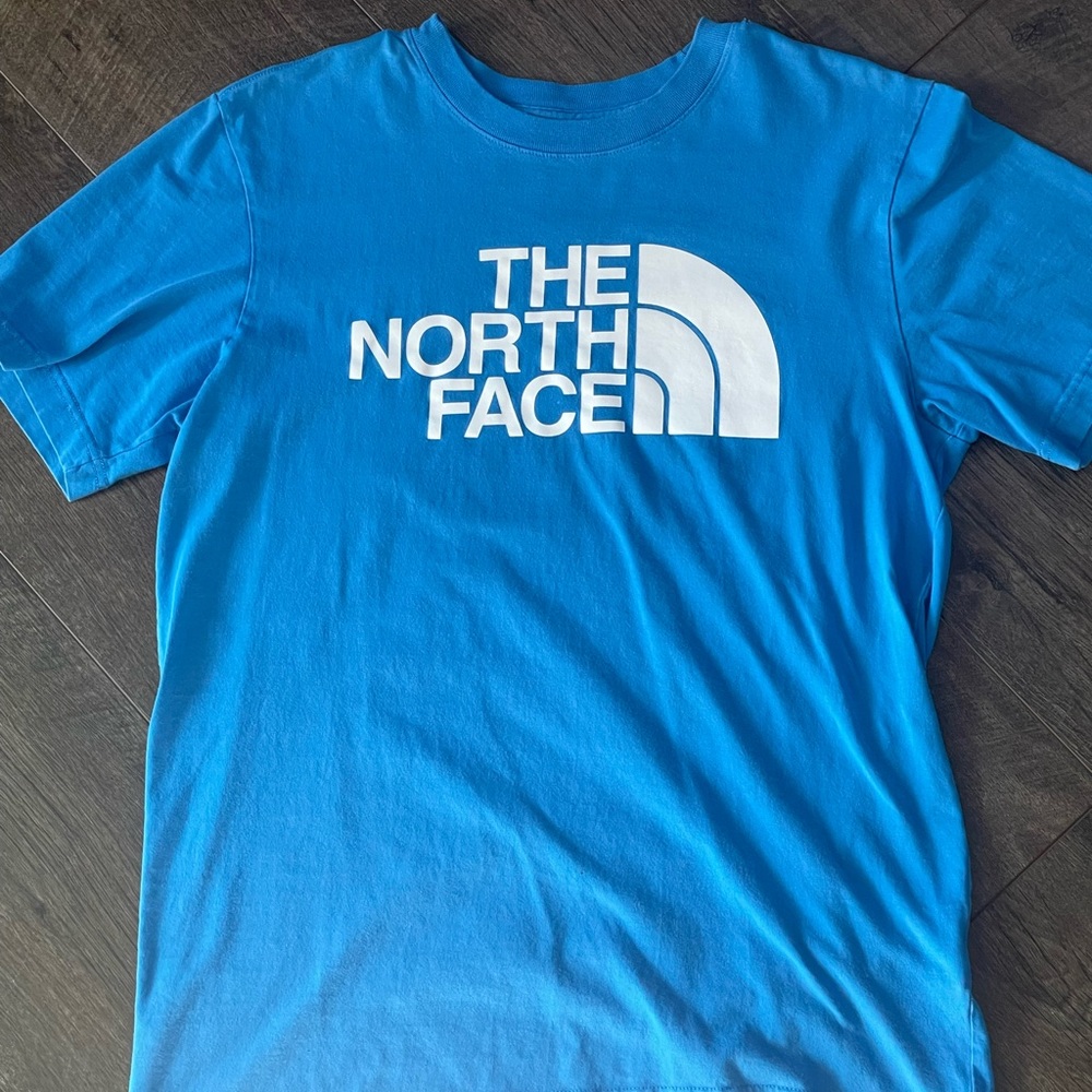 Light blue North Face tee